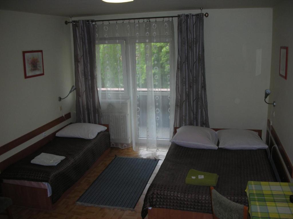 Zajazd Kosynier Węgrzce Zimmer foto